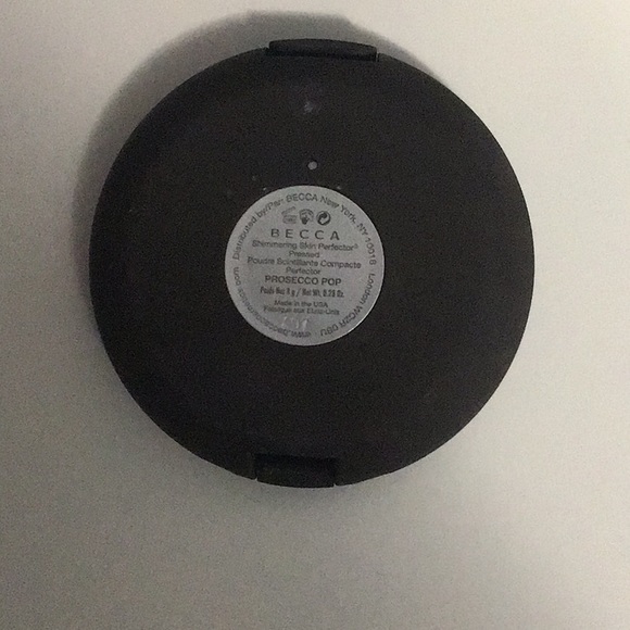 Becca highlighter - Picture 3 of 3